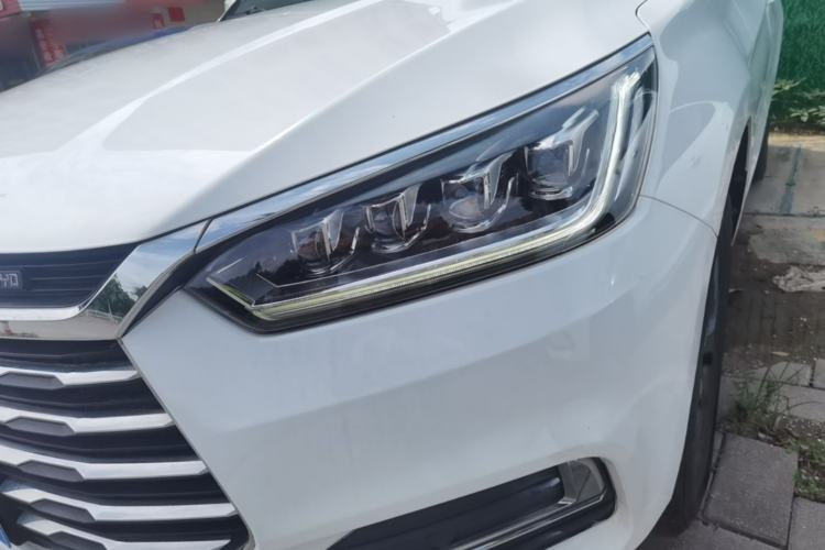 Used BYD Song 2021 Classic Edition 1.5T Automatic Elite Model Left Front Headlight