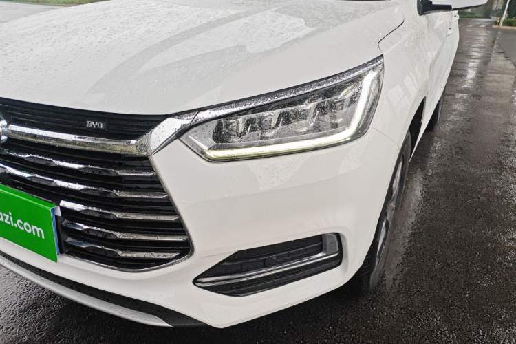 Used BYD Song 2021 Classic Edition 1.5T Automatic Elite Model Left Front Headlight