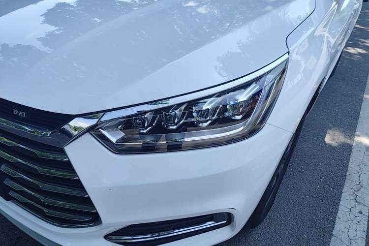 Used BYD Song 2021 Classic Edition 1.5T Automatic Elite Model Left Front Headlight