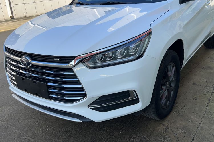 Used BYD Song 2021 Classic Edition 1.5T Manual Luxury Model Left Front Headlight