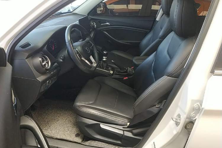 Used BYD Song 2021 Classic Edition 1.5T Manual Luxury Model Left Front Seat