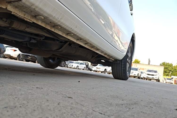 Used BYD Song 2021 Classic Edition 1.5T Automatic Elite Model Left Side Sill