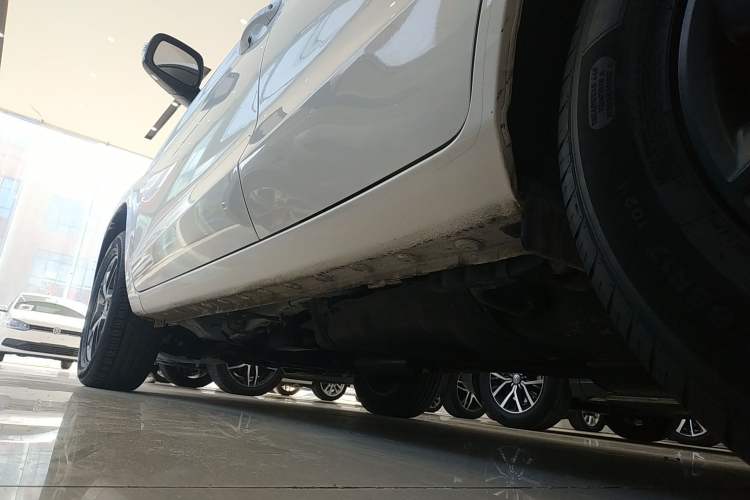 Used BYD Song 2021 Classic Edition 1.5T Automatic Elite Model Left Side Sill