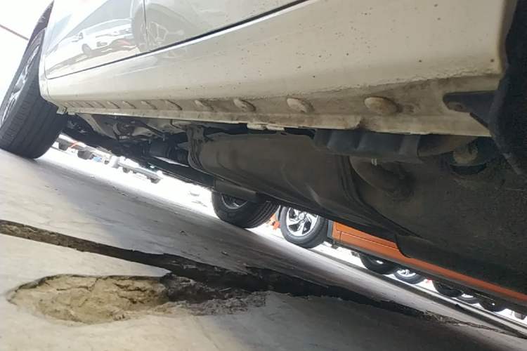 Used BYD Song 2021 Classic Edition 1.5T Manual Luxury Model Left Side Sill