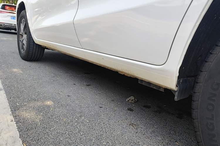 Used BYD Song 2021 Classic Edition 1.5T Automatic Elite Model Left Side Sill