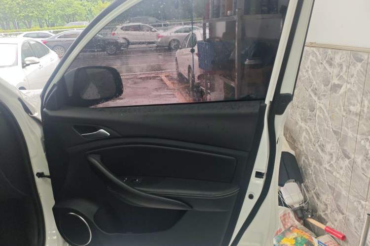 Used BYD Song 2021 Classic Edition 1.5T Automatic Elite Model Right Front Door Interior
