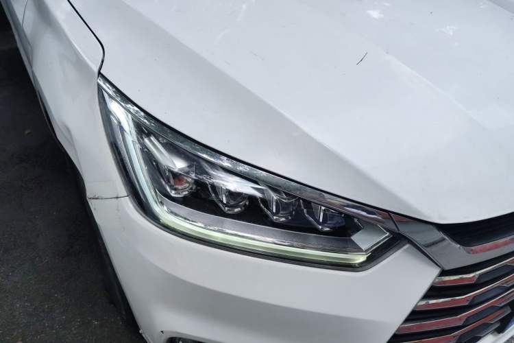 Used BYD Song 2021 Classic Edition 1.5T Automatic Elite Model Right Front Headlight