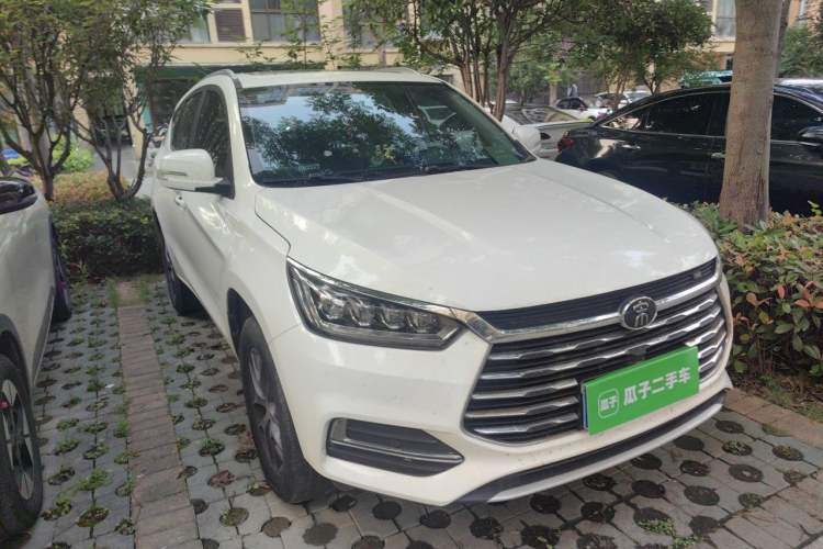 Used BYD Song 2021 Classic Edition 1.5T Manual Luxury Model Right Front Headlight