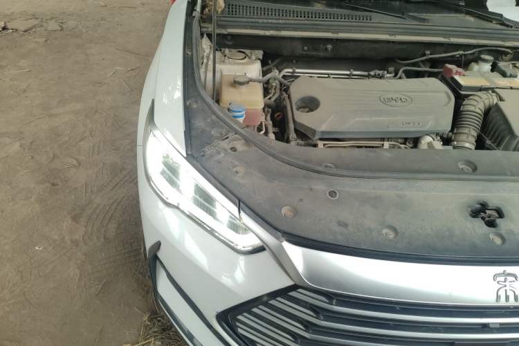 Used BYD Song 2021 Classic Edition 1.5T Automatic Elite Model Right Front Headlight