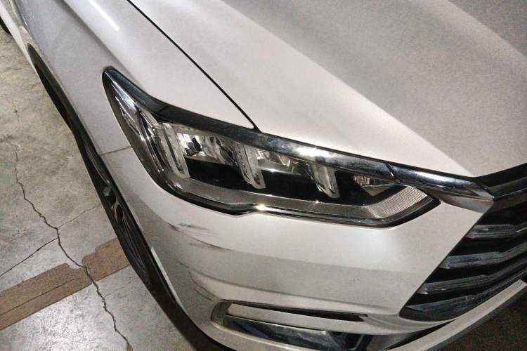Used BYD Song 2021 Classic Edition 1.5T Automatic Elite Model Right Front Headlight