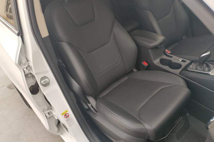 Used BYD Song 2021 Classic Edition 1.5T Automatic Luxury Model Right Front Seat