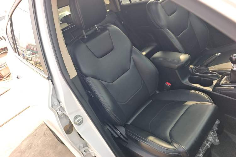 Used BYD Song 2021 Classic Edition 1.5T Manual Luxury Model Right Front Seat