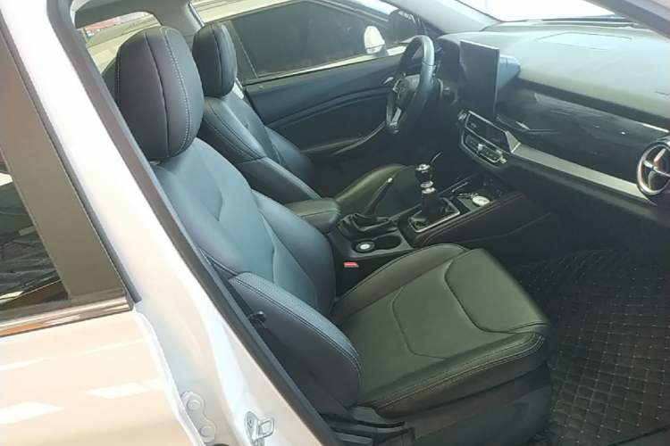 Used BYD Song 2021 Classic Edition 1.5T Manual Luxury Model Right Front Seat