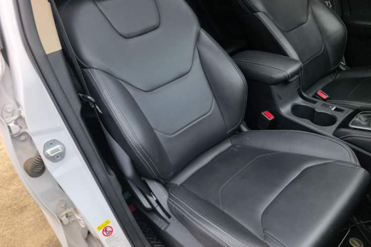 Used BYD Song 2021 Classic Edition 1.5T Automatic Luxury Model Right Front Seat
