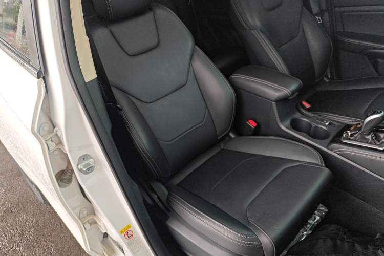 Used BYD Song 2021 Classic Edition 1.5T Automatic Elite Model Right Front Seat