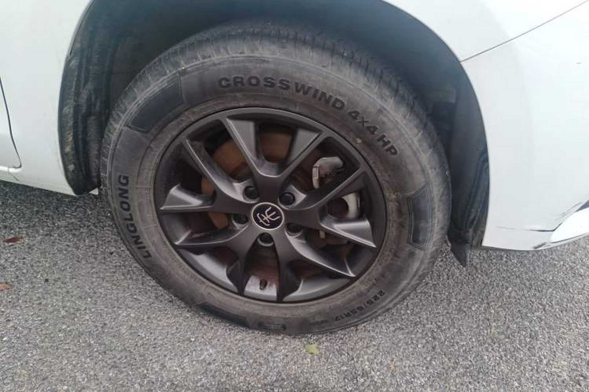 Used BYD Song 2021 Classic Edition 1.5T Manual Luxury Model Right Front Wheel Hub