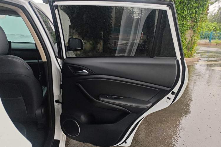 Used BYD Song 2021 Classic Edition 1.5T Automatic Elite Model Right Rear Door Interior