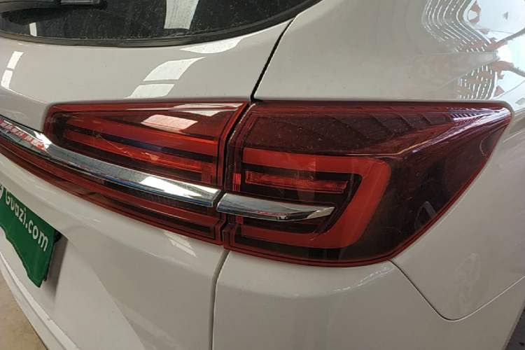 Used BYD Song 2021 Classic Edition 1.5T Manual Luxury Model Right Rear Taillight