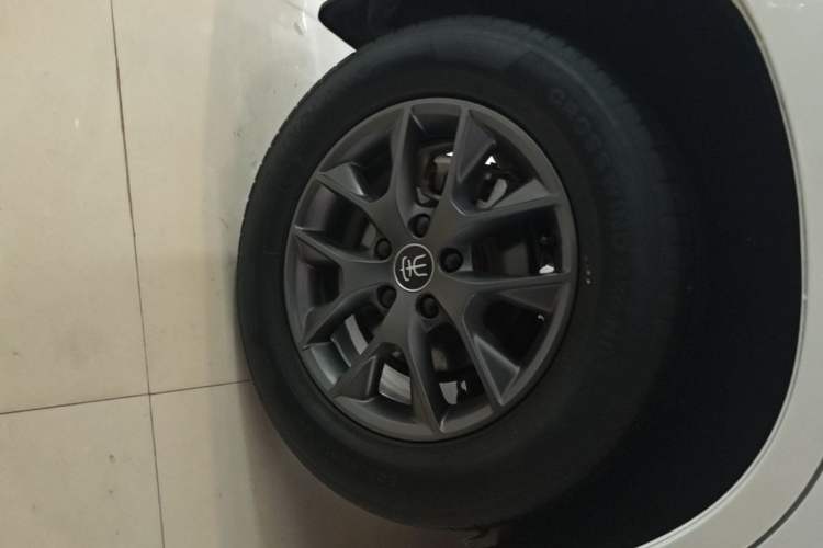 Used BYD Song 2021 Classic Edition 1.5T Automatic Elite Model Right Rear Wheel Hub