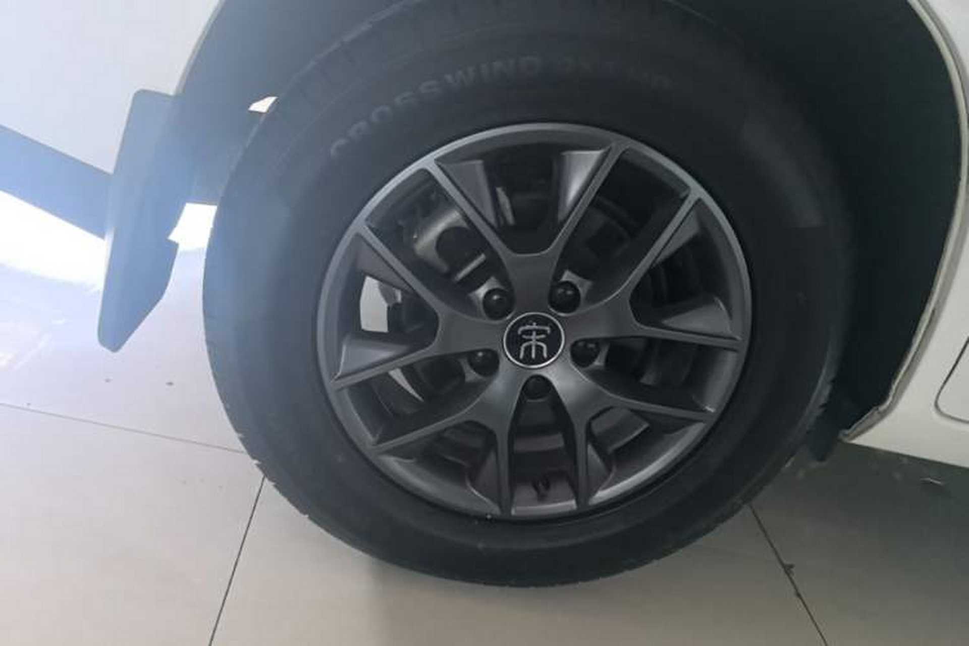 Used BYD Song 2021 Classic Edition 1.5T Automatic Elite Model Right Rear Wheel Hub