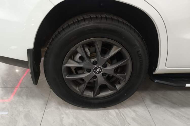 Used BYD Song 2021 Classic Edition 1.5T Automatic Elite Model Right Rear Wheel Hub