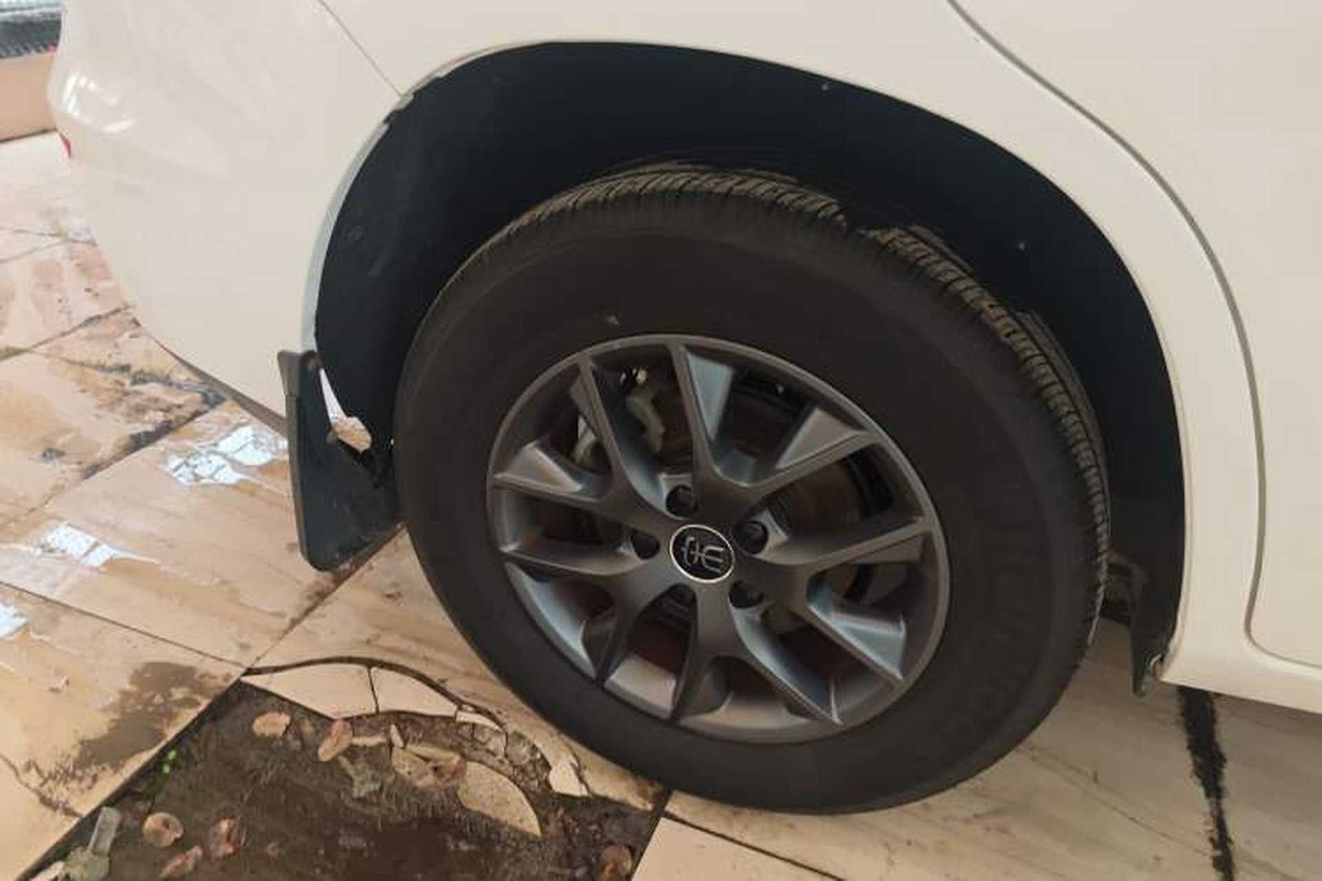 Used BYD Song 2021 Classic Edition 1.5T Automatic Luxury Model Right Rear Wheel Hub
