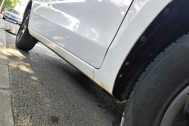 Used BYD Song 2021 Classic Edition 1.5T Automatic Elite Model Right Side Sill