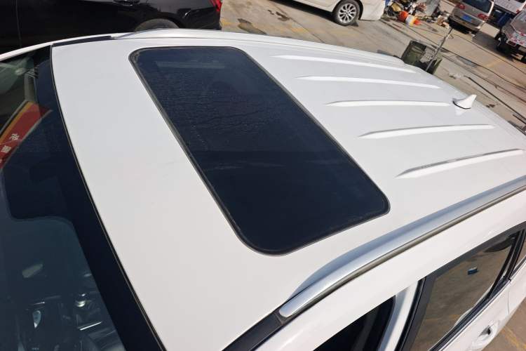 Used BYD Song 2021 Classic Edition 1.5T Manual Luxury Model Roof