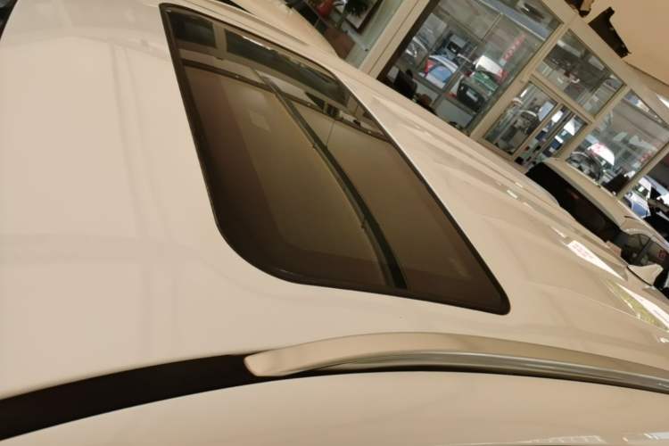 Used BYD Song 2021 Classic Edition 1.5T Automatic Luxury Model Roof