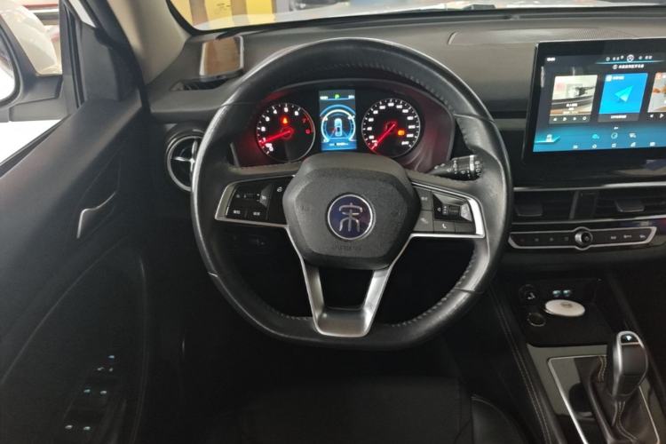 Used BYD Song 2021 Classic Edition 1.5T Automatic Elite Model Steering Wheel
