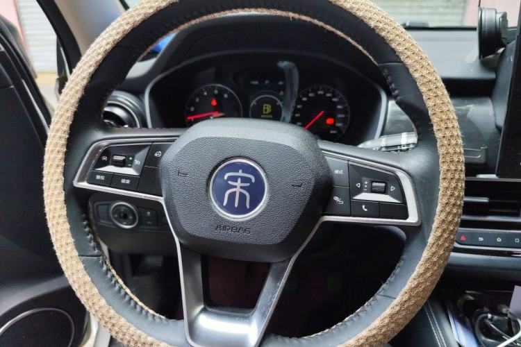 Used BYD Song 2021 Classic Edition 1.5T Automatic Elite Model Steering Wheel