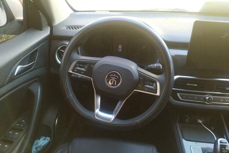 Used BYD Song 2021 Classic Edition 1.5T Automatic Elite Model Steering Wheel