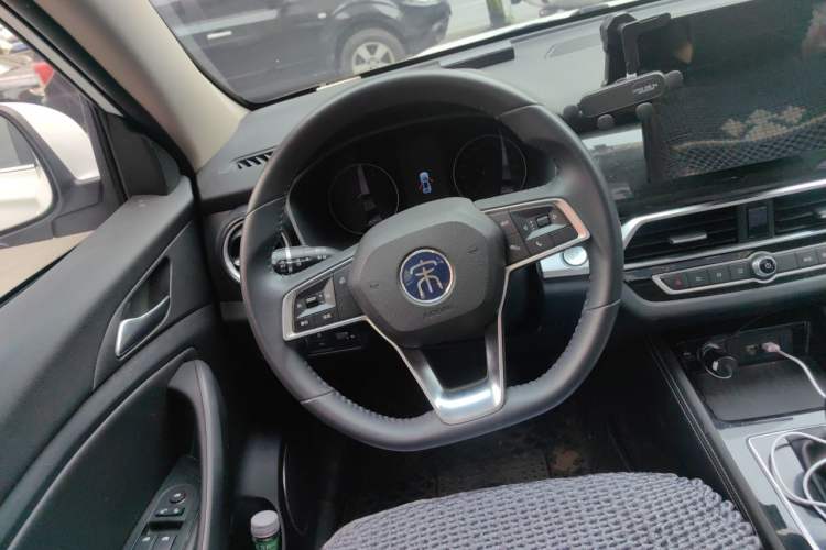 Used BYD Song 2021 Classic Edition 1.5T Automatic Elite Model Steering Wheel