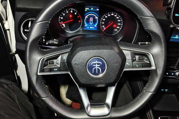 Used BYD Song 2021 Classic Edition 1.5T Automatic Elite Model Steering Wheel