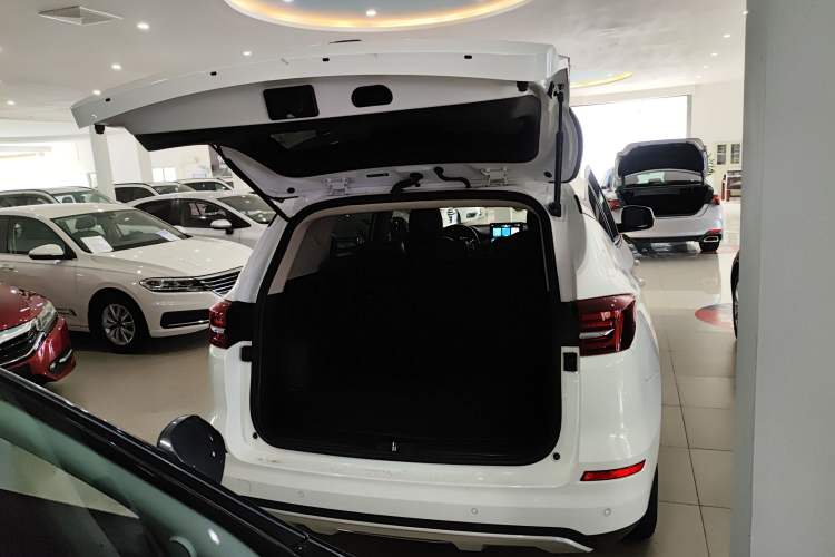 Used BYD Song 2021 Classic Edition 1.5T Automatic Elite Model Trunk