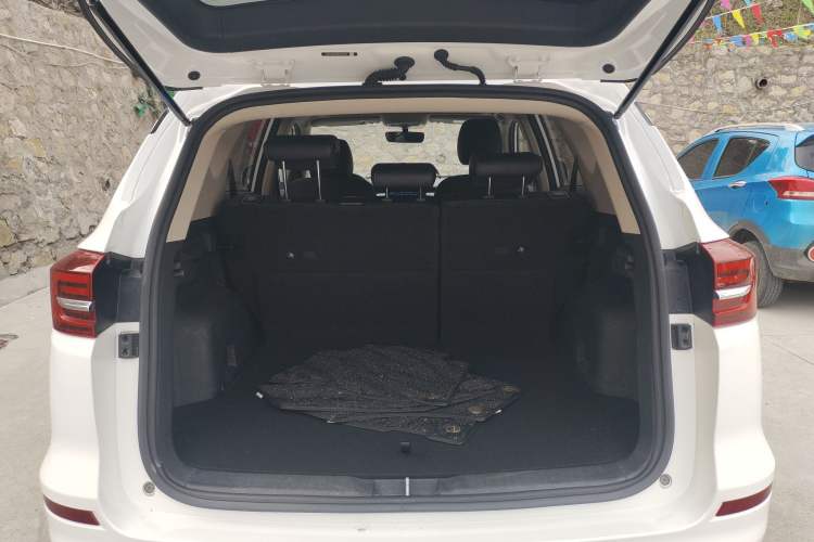 Used BYD Song 2021 Classic Edition 1.5T Automatic Luxury Model Trunk