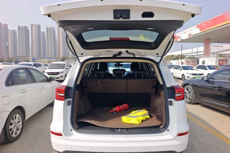 Used BYD Song 2021 Classic Edition 1.5T Manual Luxury Model Trunk