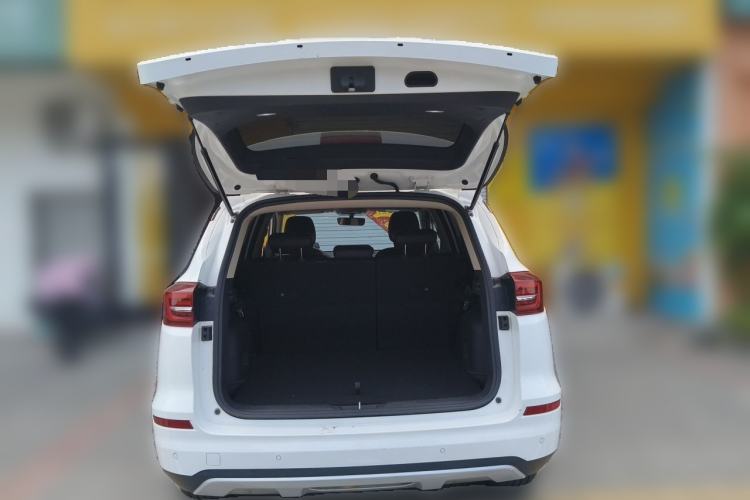Used BYD Song 2021 Classic Edition 1.5T Manual Luxury Model Trunk