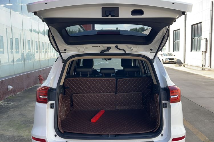 Used BYD Song 2021 Classic Edition 1.5T Manual Luxury Model Trunk