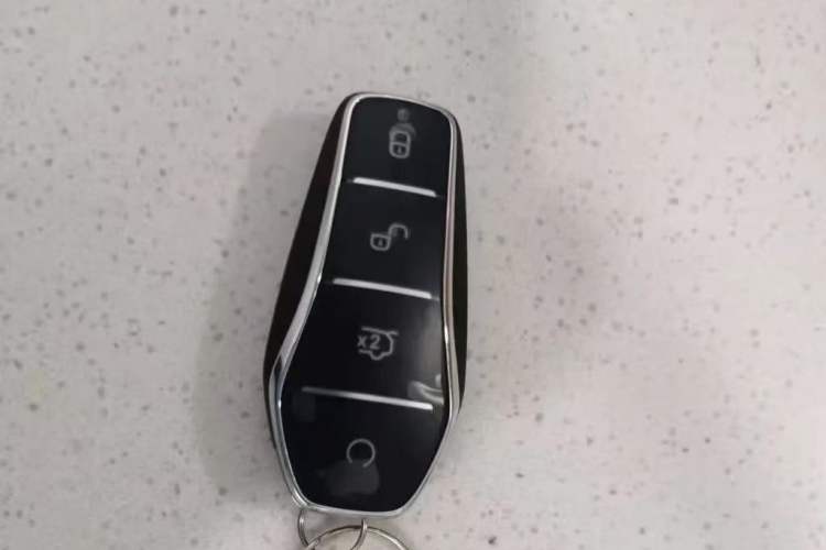 Used BYD Song 2021 Classic Edition 1.5T Manual Luxury Model Vehicle Key