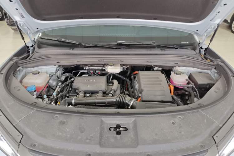 Used BYD Song L DM-i 2025 Intelligent Driving Version 112 km Leading Trim Engine Bay