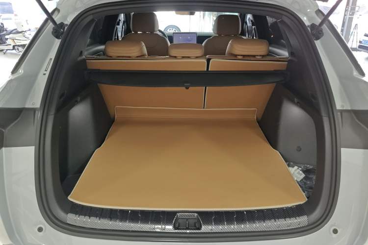 Used BYD Song L DM-i 2025 Intelligent Driving Version 112 km Leading Trim Trunk