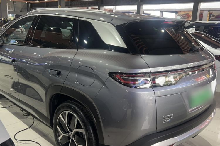 Used BYD Song L DM-i 2024 160 km Excellence Version Exterior 4
