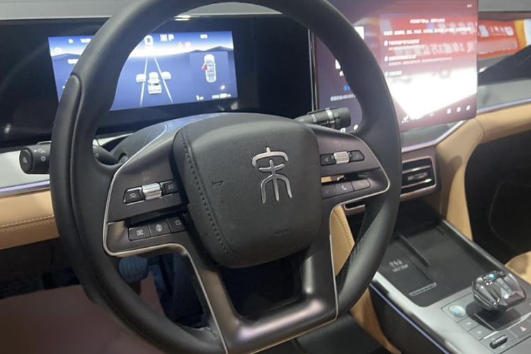 Used BYD Song L DM-i 2024 160 km Excellence Version Interior 2