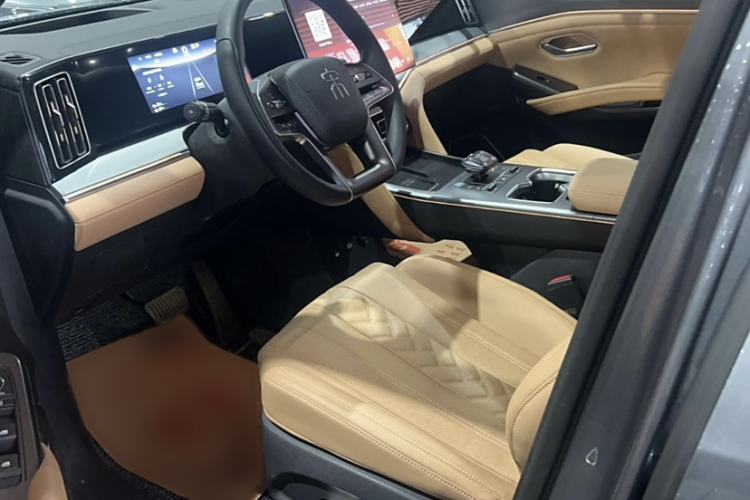 Used BYD Song L DM-i 2024 160 km Excellence Version Interior 5