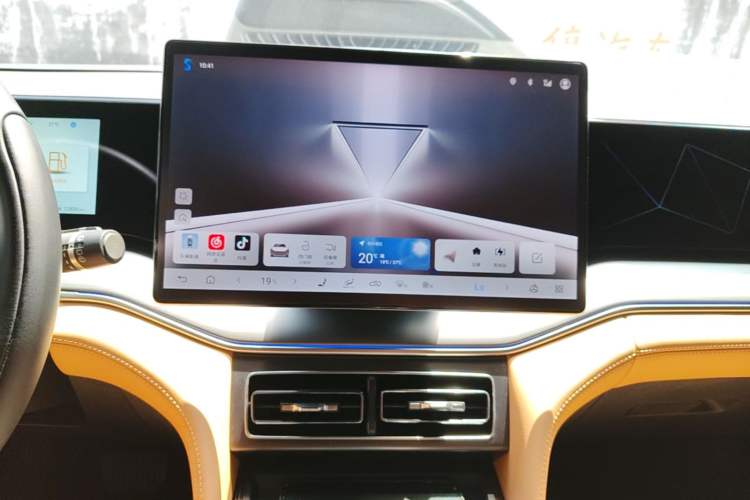 Used BYD Song L DM-i 2024 160km Beyond Edition Audio And AC Panel