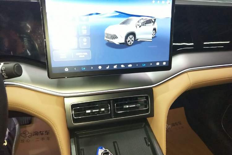 Used BYD Song L DM-i 2024 112 km Beyond Edition Audio And AC Panel