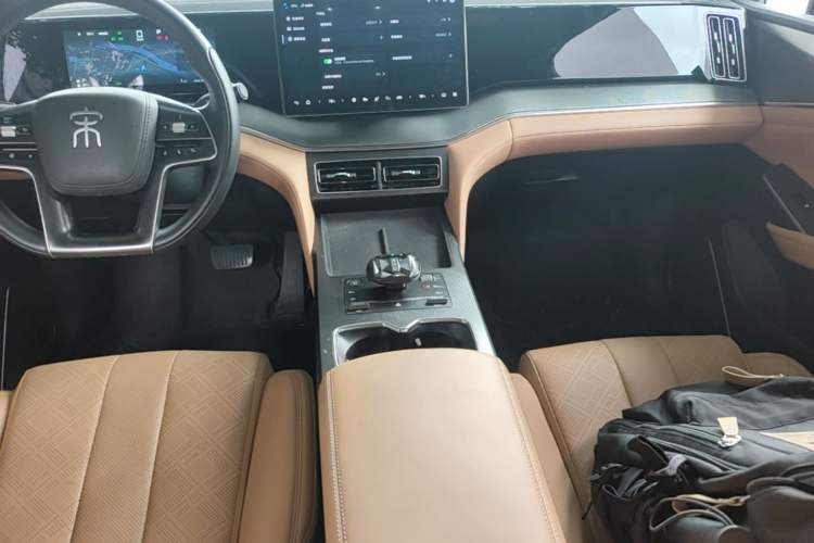 Used BYD Song L DM-i 2024 112 km Leading Edition Audio And AC Panel