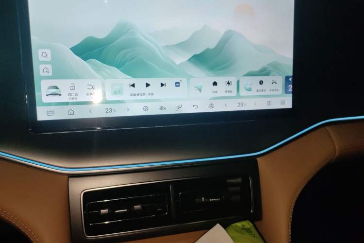 Used BYD Song L DM-i 2024 112 km Beyond Edition Audio And AC Panel