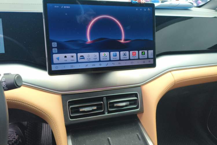 Used BYD Song L DM-i 2024 112 km Beyond Edition Audio And AC Panel